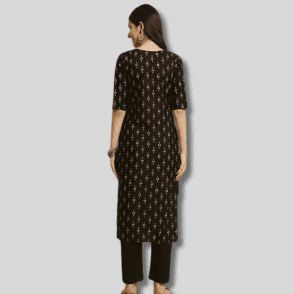 Trendy and Comfortable Women's Crepe Kurta Pant Set for Everyday Wear